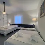 Faskomilo Paros * Naousa (Paros)