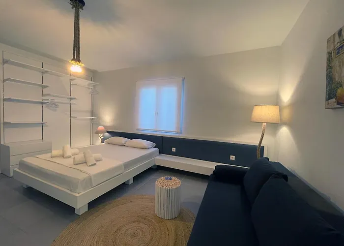 Faskomilo Paros 나오우사