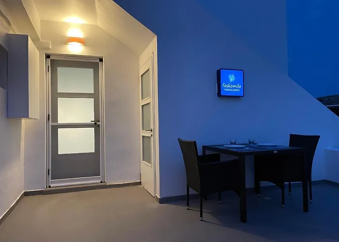 Faskomilo Paros * Naoussa