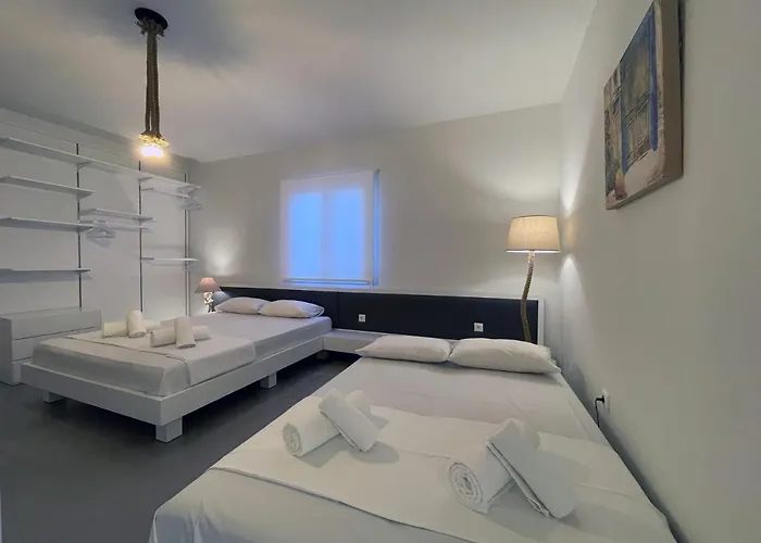 Faskomilo Paros * 나오우사