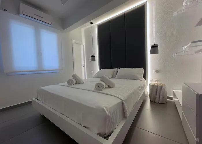 Faskomilo Paros * Naousa